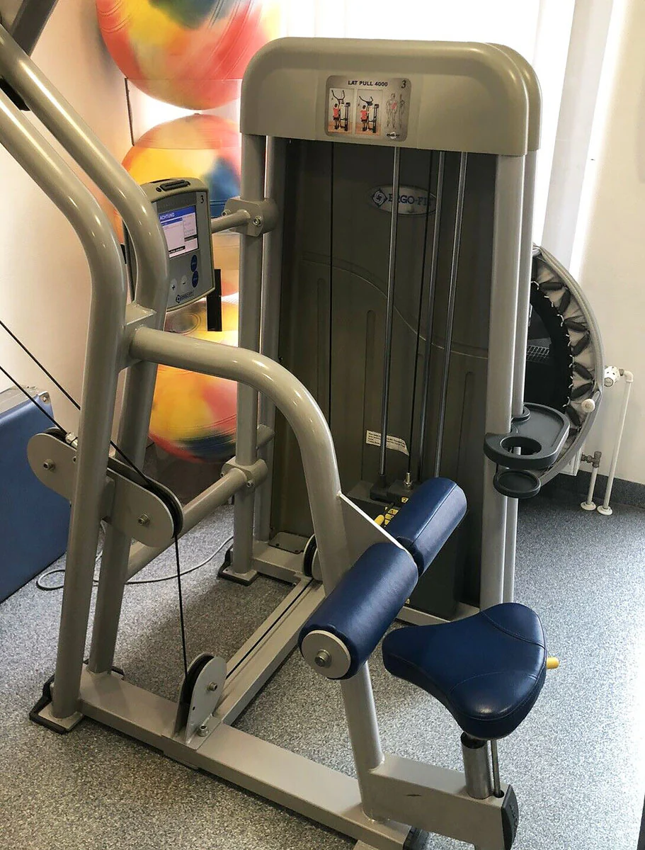 Ergo-Fit Latzugmaschine von oben, Pulldown, Lat Pull 4000 Serie, drehbare Griffe, Polster Blau, gebrauchter - überholter Zustand - Image 2
