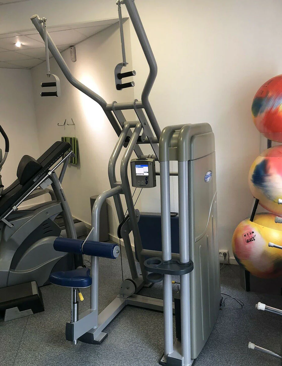 Ergo-Fit Latzugmaschine von oben, Pulldown, Lat Pull 4000 Serie, drehbare Griffe, Polster Blau, gebrauchter - überholter Zustand - Image 3