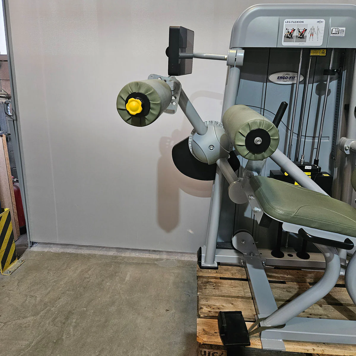 Ergo-Fit Leg Flexion 4100 S Med mit Display, Beinbeuger sitzend mit medizinischer Zulassung, MPG, Baujahr 2020, Rahmen Silber, gebraucht - überholter Zustand - Image 14