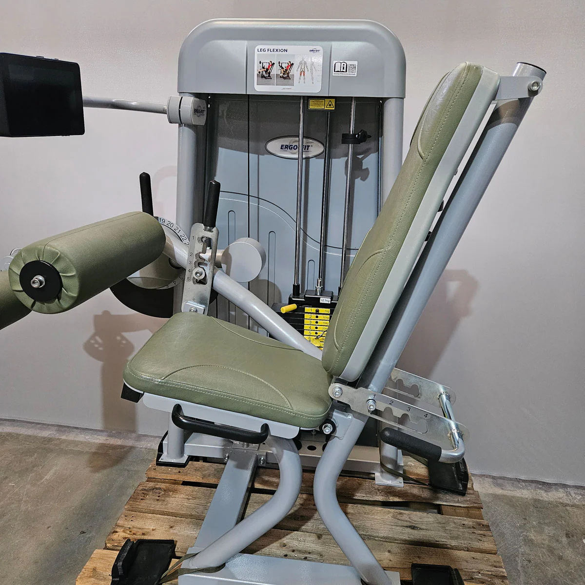 Ergo-Fit Leg Flexion 4100 S Med mit Display, Beinbeuger sitzend mit medizinischer Zulassung, MPG, Baujahr 2020, Rahmen Silber, gebraucht - überholter Zustand - Image 6