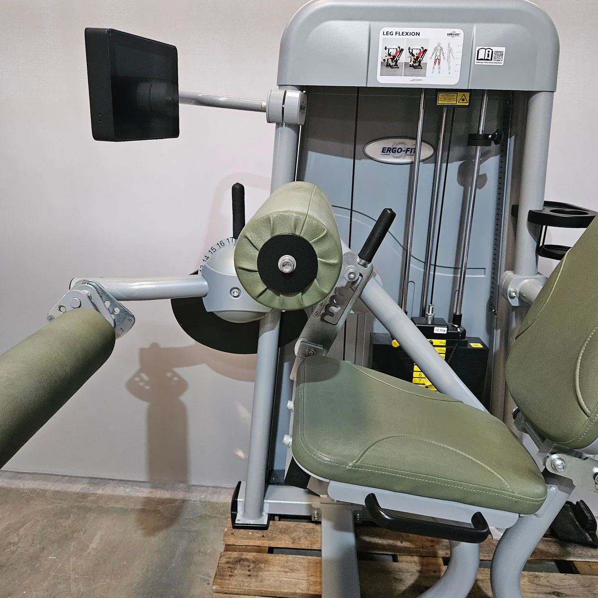 Ergo-Fit Leg Flexion 4100 S Med mit Display, Beinbeuger sitzend mit medizinischer Zulassung, MPG, Baujahr 2020, Rahmen Silber, gebraucht - überholter Zustand - Image 9