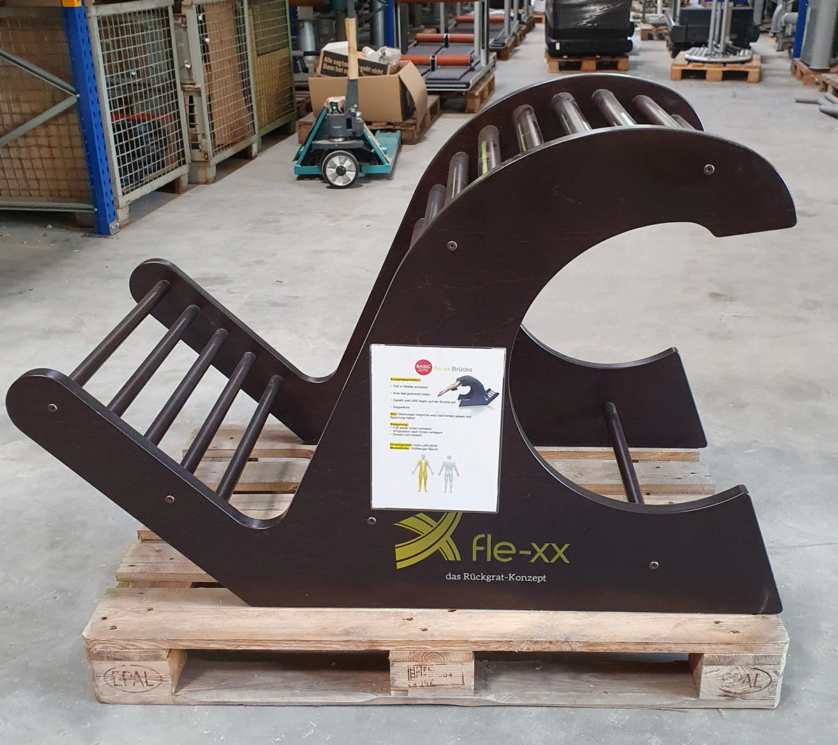Fle-xx Brücke. Dehngerät, Hüftbeuger und Bauch, Basic Serie aus dunklem Holz, gebraucht - Image 2