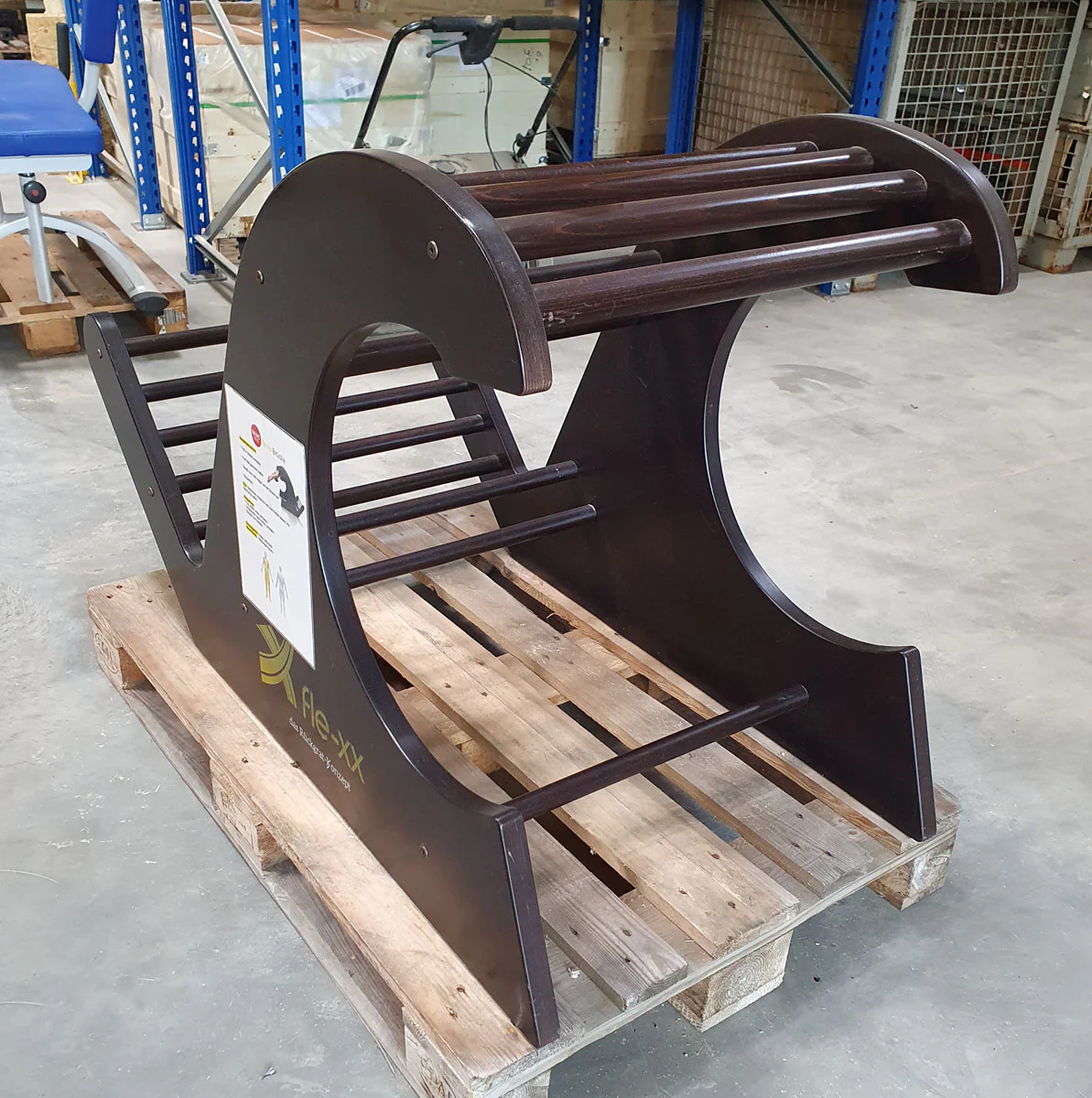 Fle-xx Brücke. Dehngerät, Hüftbeuger und Bauch, Basic Serie aus dunklem Holz, gebraucht - Image 3