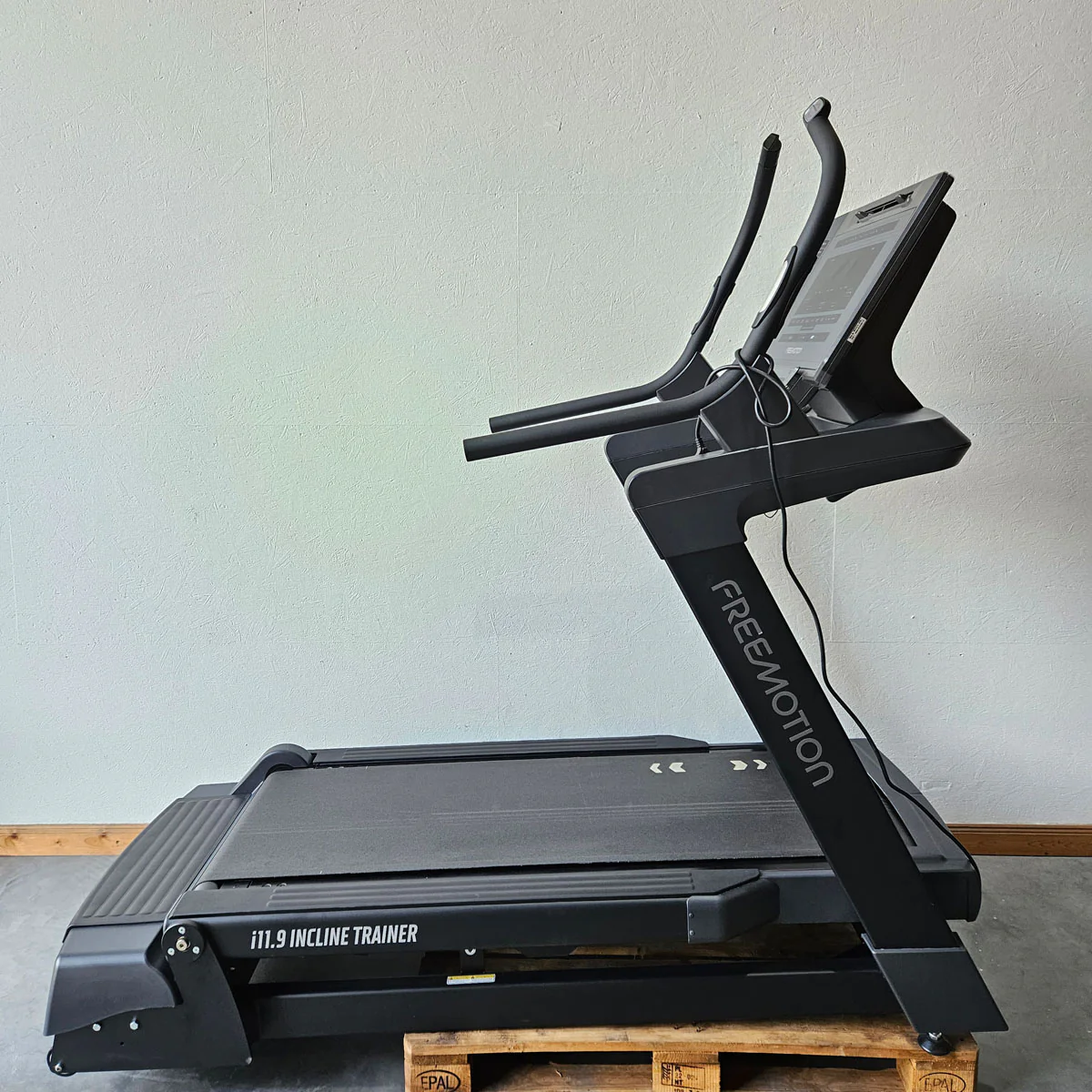 Freemotion Fitness Laufband i10.9 Incline Trainer Treadmill i11.9 , extreme Steigung bis 30% möglich, Baujahr 2019 - Top Zustand - Image 3