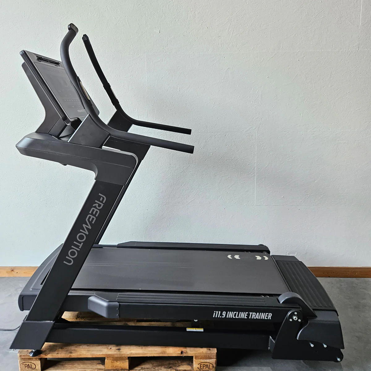 Freemotion Fitness Laufband i10.9 Incline Trainer Treadmill i11.9 , extreme Steigung bis 30% möglich, Baujahr 2019 - Top Zustand - Image 5