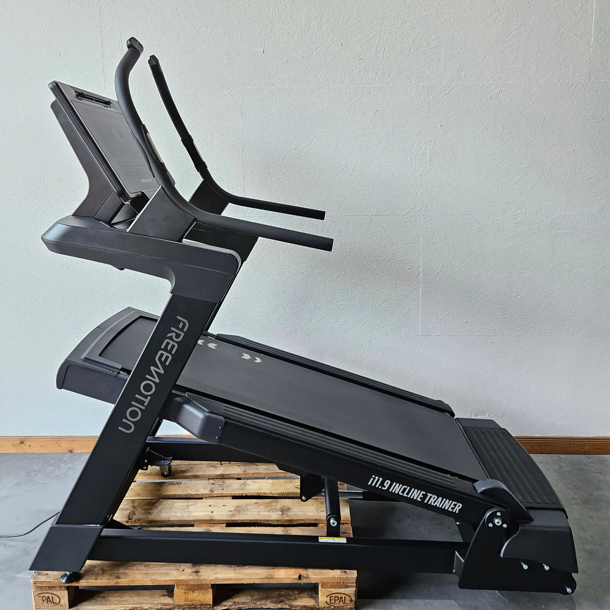 Freemotion Fitness Laufband i10.9 Incline Trainer Treadmill i11.9 , extreme Steigung bis 30% möglich, Baujahr 2019 - Top Zustand - Image 6