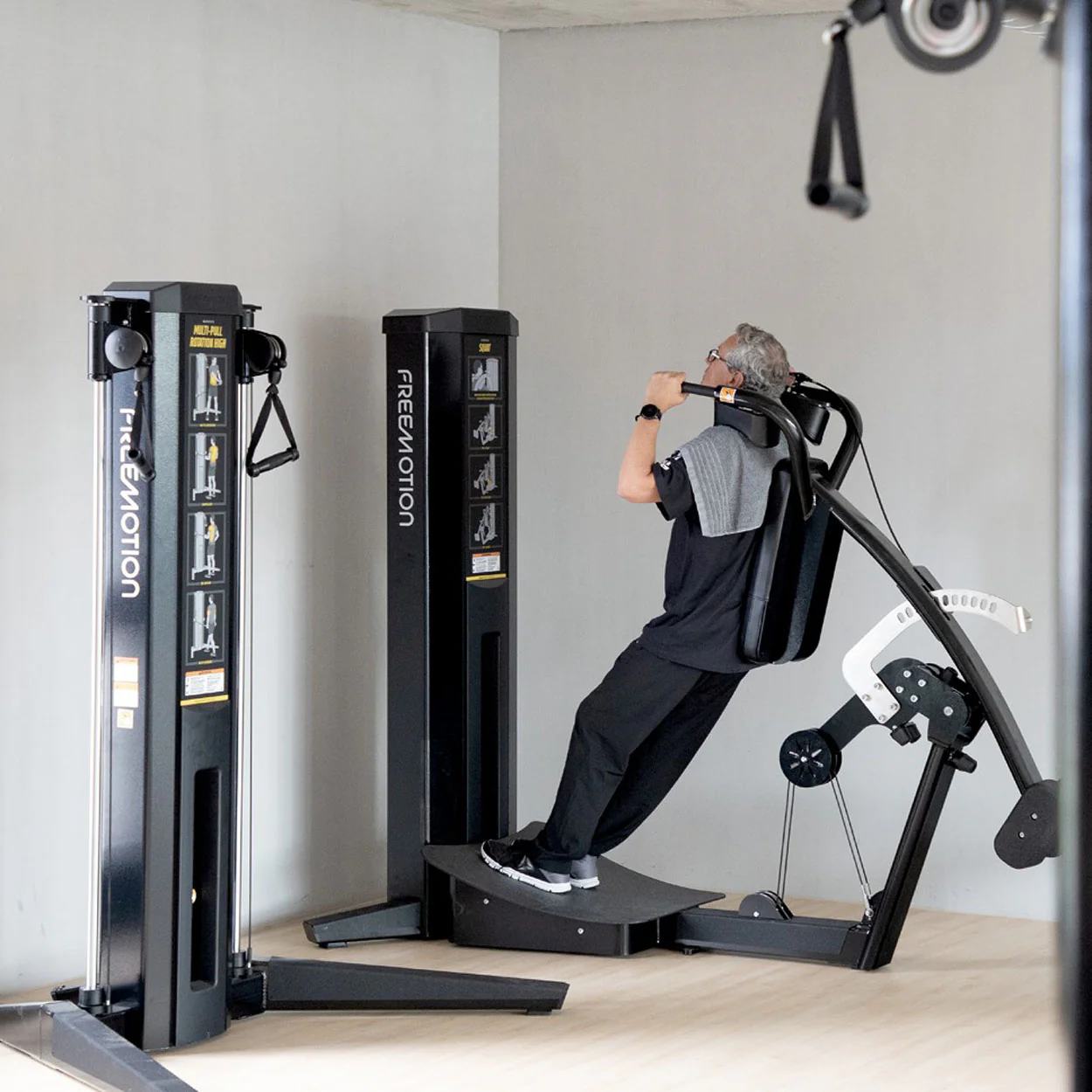 Freemotion Genesis Kraftgeräte Set, 10 Bilaterale Kabelzug Fitnessgeräte, Baujahr 2019 und 2020 - auch als Zirkel nutzbar, Made in USA - gebraucht - Neuwertiger Zustand - Image 15
