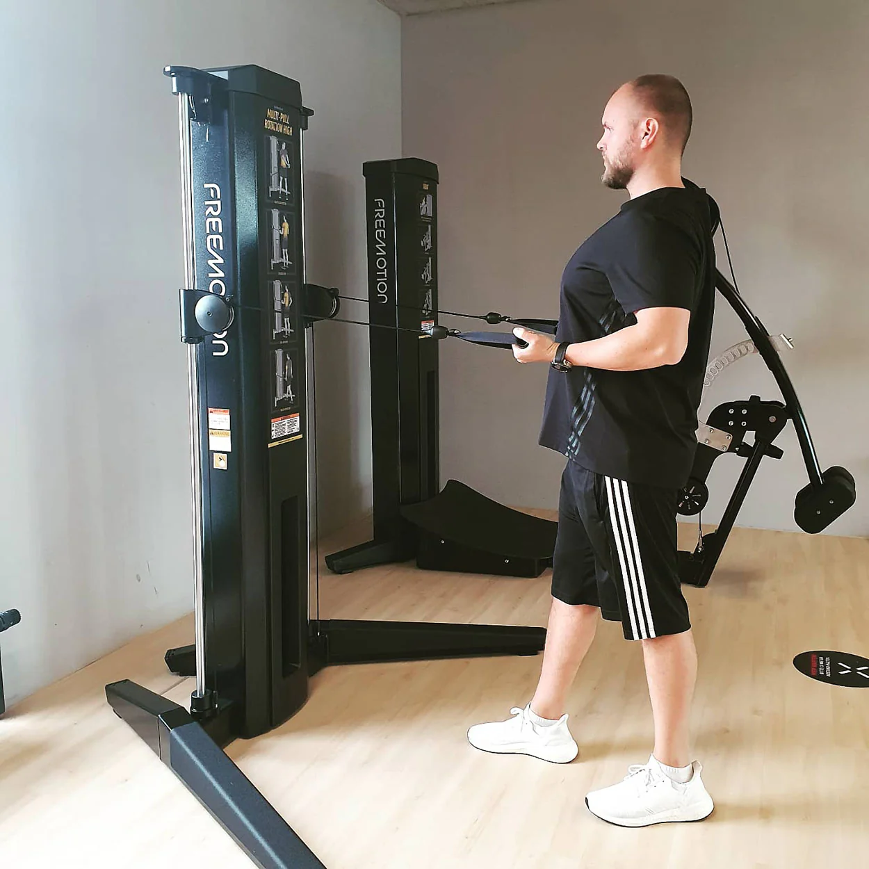 Freemotion Genesis Kraftgeräte Set, 10 Bilaterale Kabelzug Fitnessgeräte, Baujahr 2019 und 2020 - auch als Zirkel nutzbar, Made in USA - gebraucht - Neuwertiger Zustand - Image 18