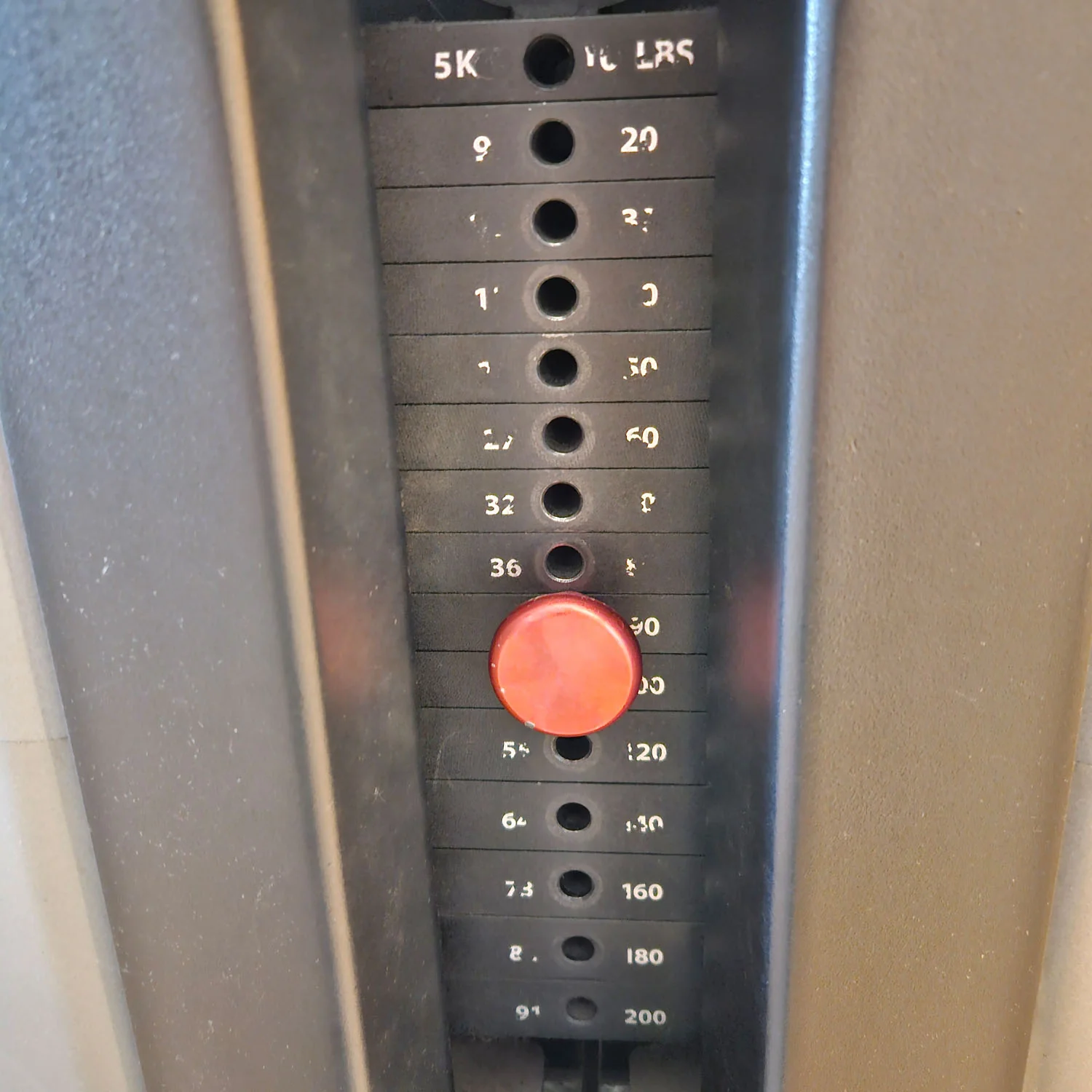 Freemotion Lat G620 - Latzug am Kabel, Lat Pulldown, Rücken Krafttrainingsgerät aus der Genesis Serie, Rahmenfarbe Silber, gebraucht - überholter Zustand - Image 8