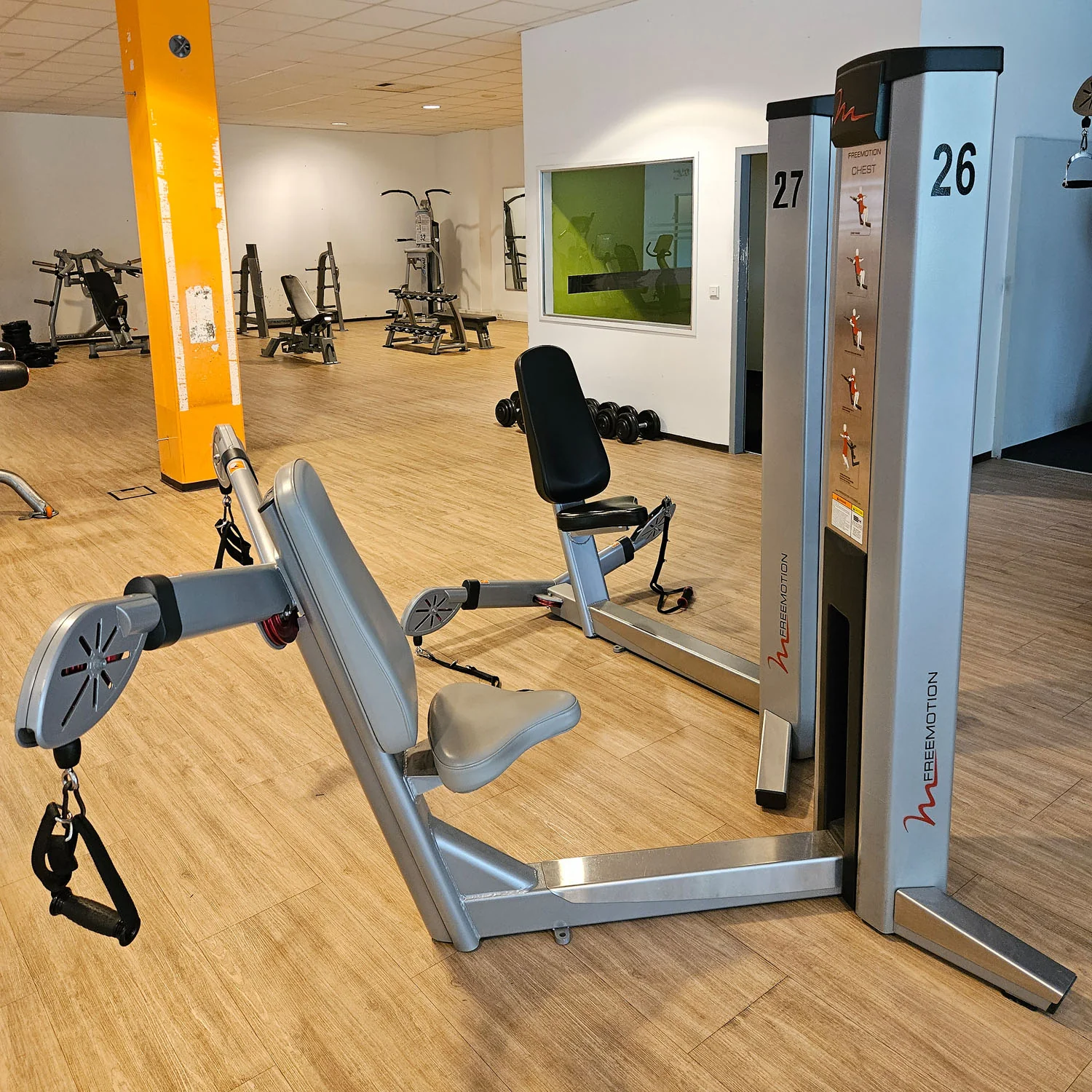 Freemotion Multi-Plane Chest G600 - Brustpresse am Kabel, Kabelzüge für Bankdrücken Brusttraining, Krafttrainingsgerät aus der Genesis Serie, Rahmenfarbe Silber, gebraucht - überholter Zustand - Image 5