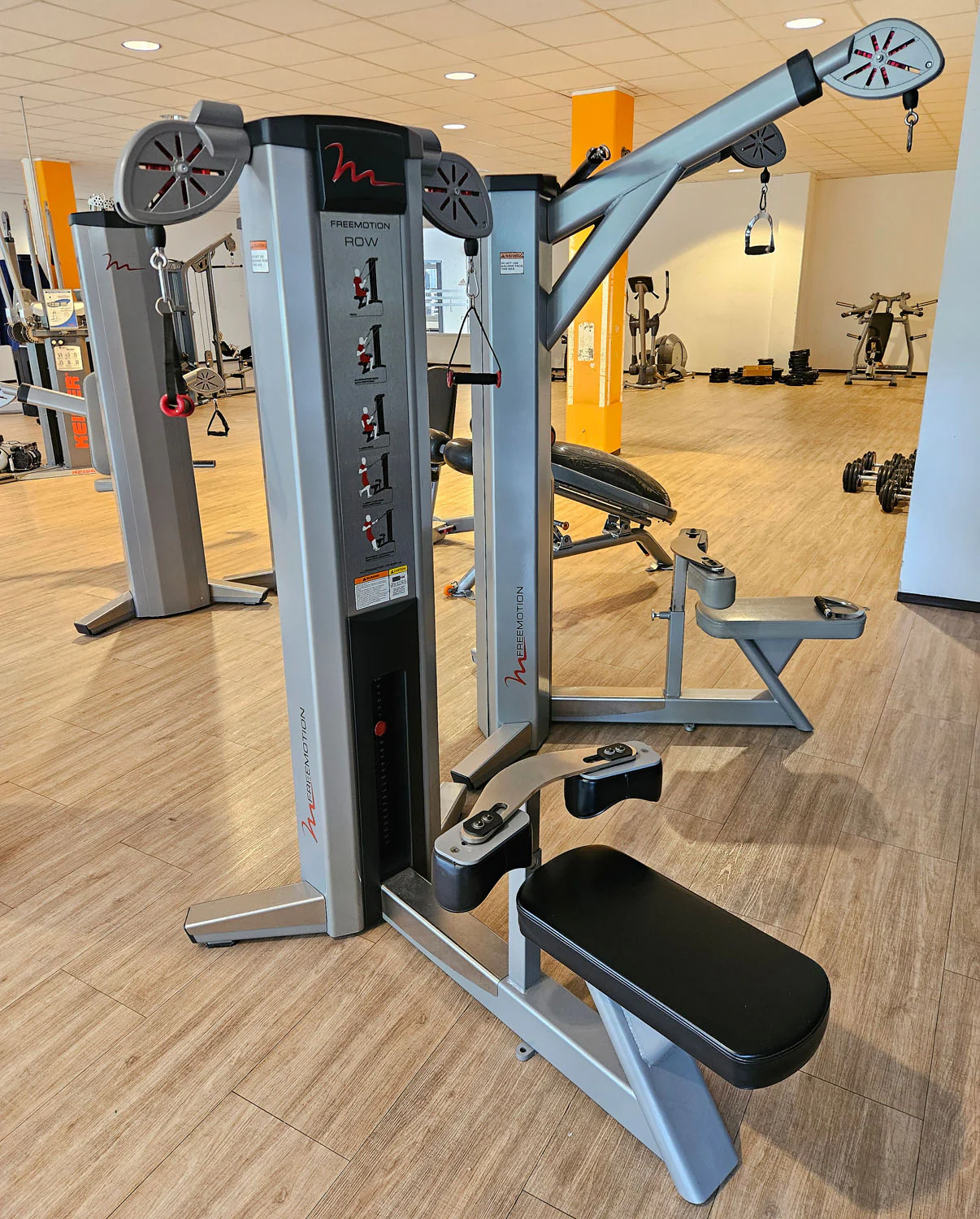 Freemotion Row G604 - Rudern am Kabel, Rudermaschine, Rücken Krafttrainingsgerät aus der Genesis Serie, Rahmenfarbe Silber, gebraucht - überholter Zustand - Image 4