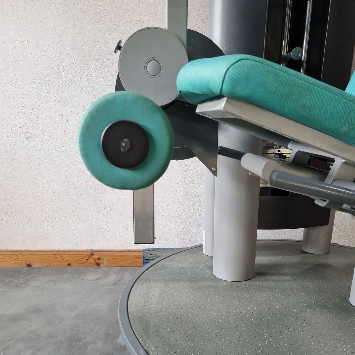 Frei Genius Beinstrecker verstellbar, Kniestrecker, Leg Extension, Rahmenfarbe Silber, gebraucht - überholter Zustand - Image 8