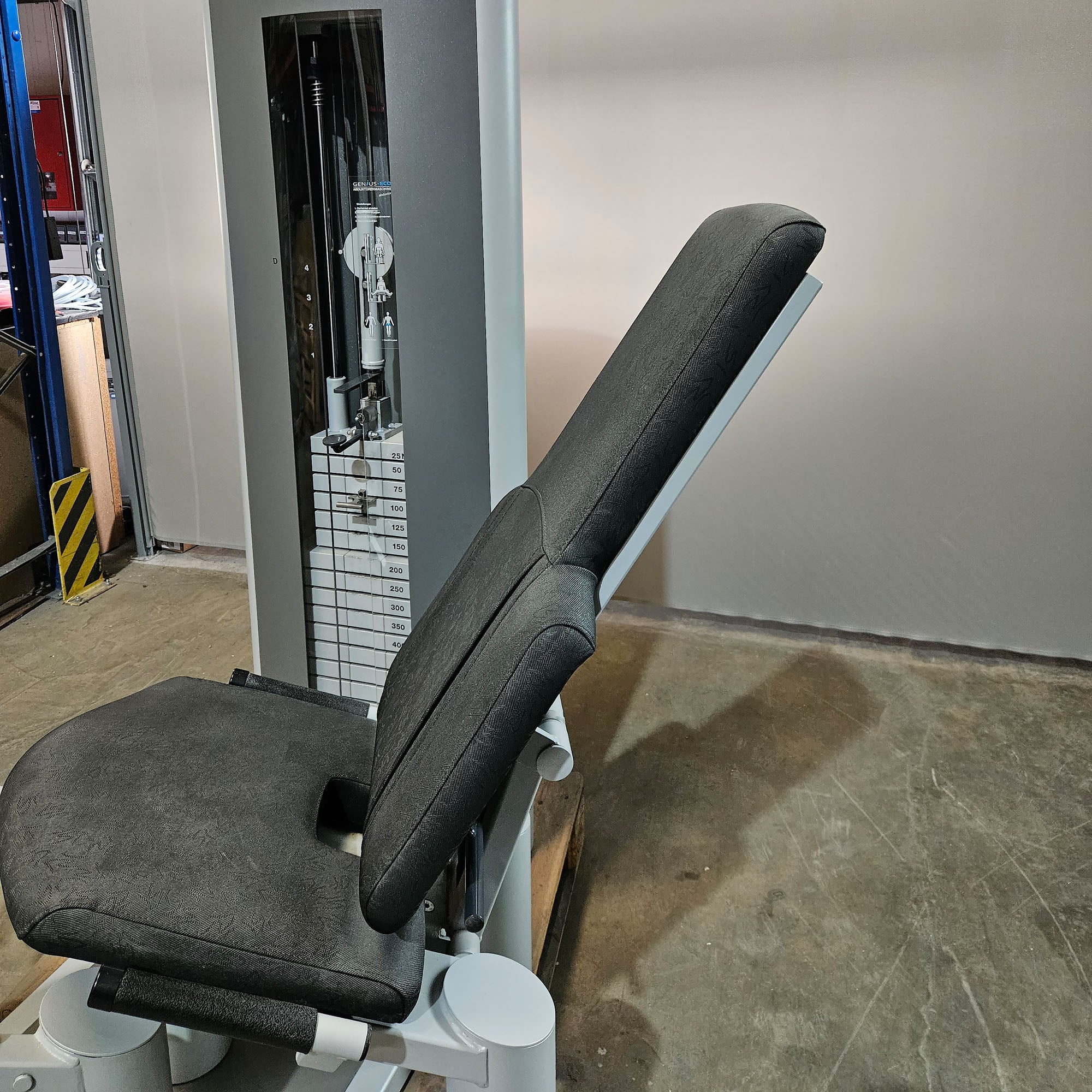 Frei Genius Eco Abduktorenmaschine, Hip Abduction, Abductor, Rahmenfarbe Silber, gebraucht - überholter Zustand - Image 10