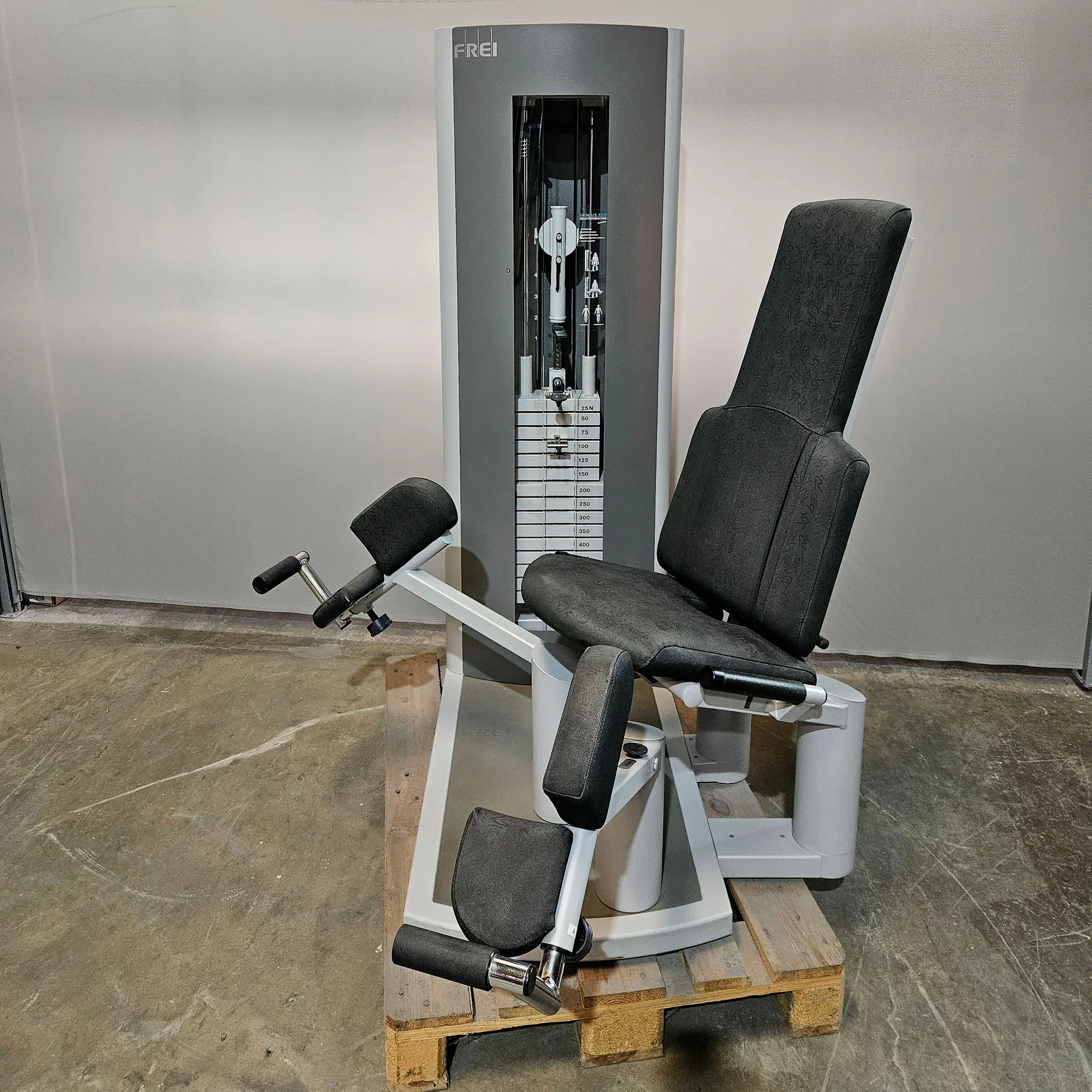 Frei Genius Eco Abduktorenmaschine, Hip Abduction, Abductor, Rahmenfarbe Silber, gebraucht - überholter Zustand - Image 3