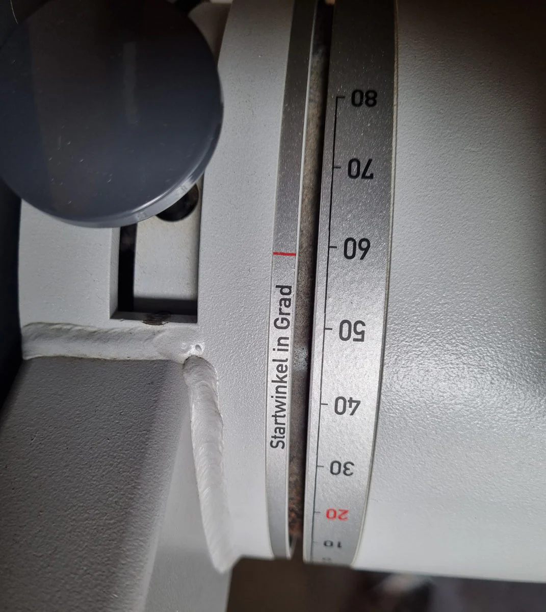 Frei Genius Eco Rückenstreckermaschine, Hyperextension, Rückenmaschine Lower Back, Rahmenfarbe Silber, Polsterfarbe Rot, gebraucht - überholter Zustand - Image 3