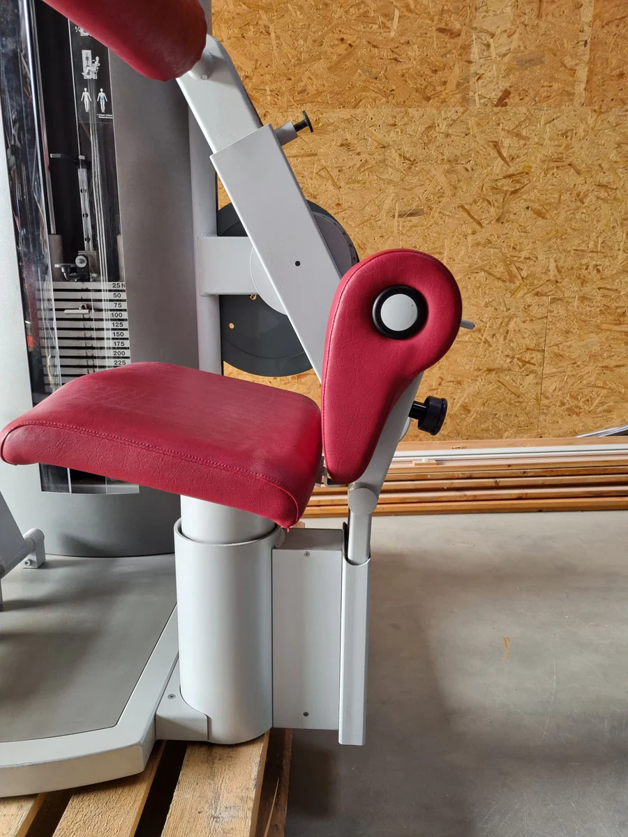 Frei Genius Eco Rückenstreckermaschine, Hyperextension, Rückenmaschine Lower Back, Rahmenfarbe Silber, Polsterfarbe Rot, gebraucht - überholter Zustand - Image 5