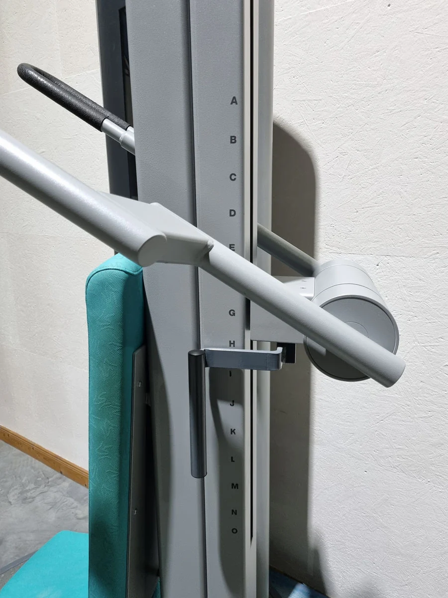 Frei Genius Schulterblattfixator und Stützstemme - Latzug Pulldown und Dips - Kombigerät 2 in 1, Rahmenfarbe Silber - gebraucht - überholter Zustand - Image 4