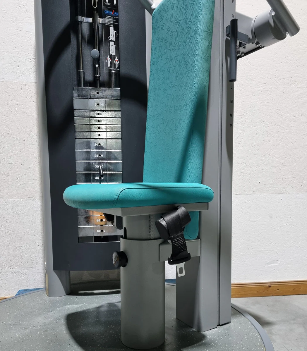 Frei Genius Schulterblattfixator und Stützstemme - Latzug Pulldown und Dips - Kombigerät 2 in 1, Rahmenfarbe Silber - gebraucht - überholter Zustand - Image 7