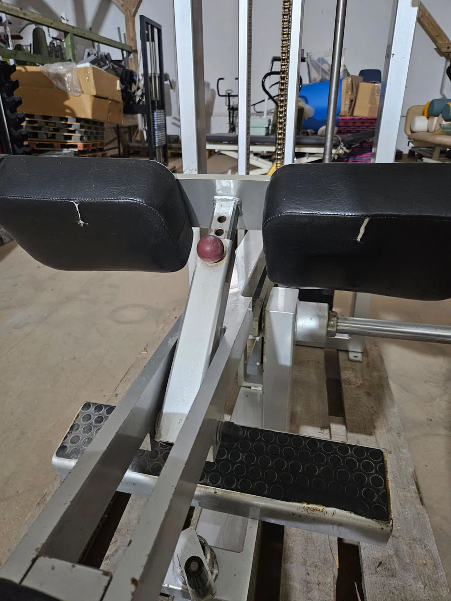 Galaxy Wadenmaschine, sitzend, Seated Calf, Oldschool Bodybuilding Kraftgerät, Rahmen Silber, gebraucht mit Gebrauchsspuren - Image 6
