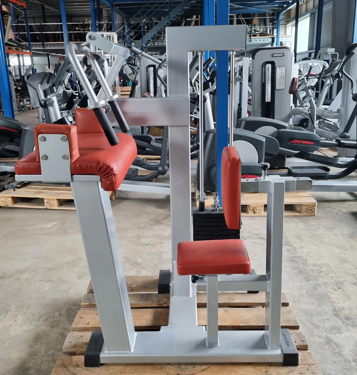 Gerva Trizepsmaschine horizontal, Triceps Extension, Rahmenfarbe Silber, Polsterfarbe Orange, gebraucht - geprüfter Zustand - Image 2