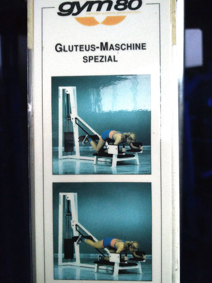 Gym 80 Gluteus radial in Knielage, Pomaschine, gebraucht - SONDERPREIS - Image 3