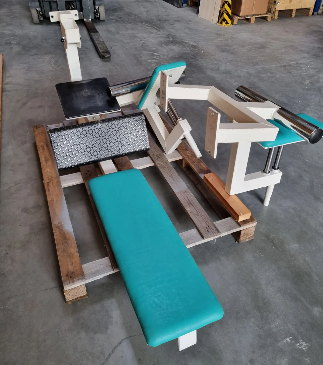 Gym80 - 4 Stationenturm mit Gurtband, 4 Stack Multi Station, große Gewichtsblöcke, Rahmenfarbe Weiß, Polsterfarbe Türkis, gebraucht - überholter Zustand - Image 6