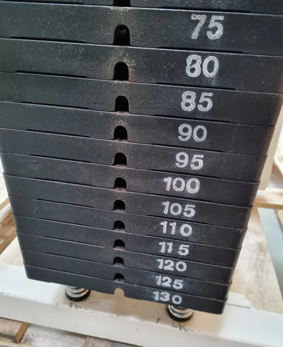 Gym80 - 4 Stationenturm mit Gurtband, 4 Stack Multi Station, große Gewichtsblöcke, Rahmenfarbe Weiß, Polsterfarbe Türkis, gebraucht - überholter Zustand - Image 9