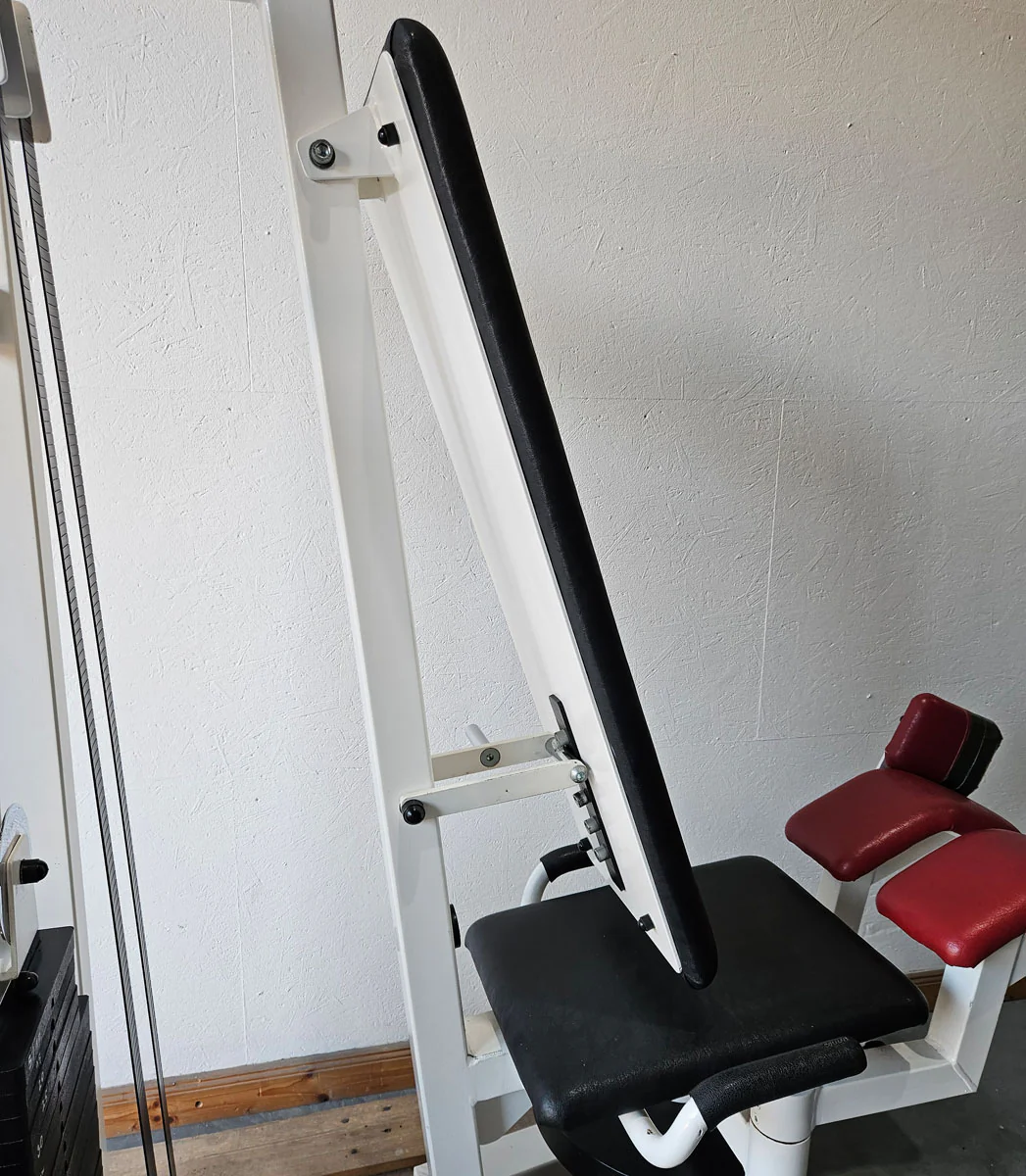 Gym80 Abduktorenmaschine, Hip Abductor, sitzend,  Oldschool Bodybuilding Kraftgerät - Edition oder Classic Line, Rahmenfarbe Weiß, gebraucht mit Gebrauchsspuren - Image 5