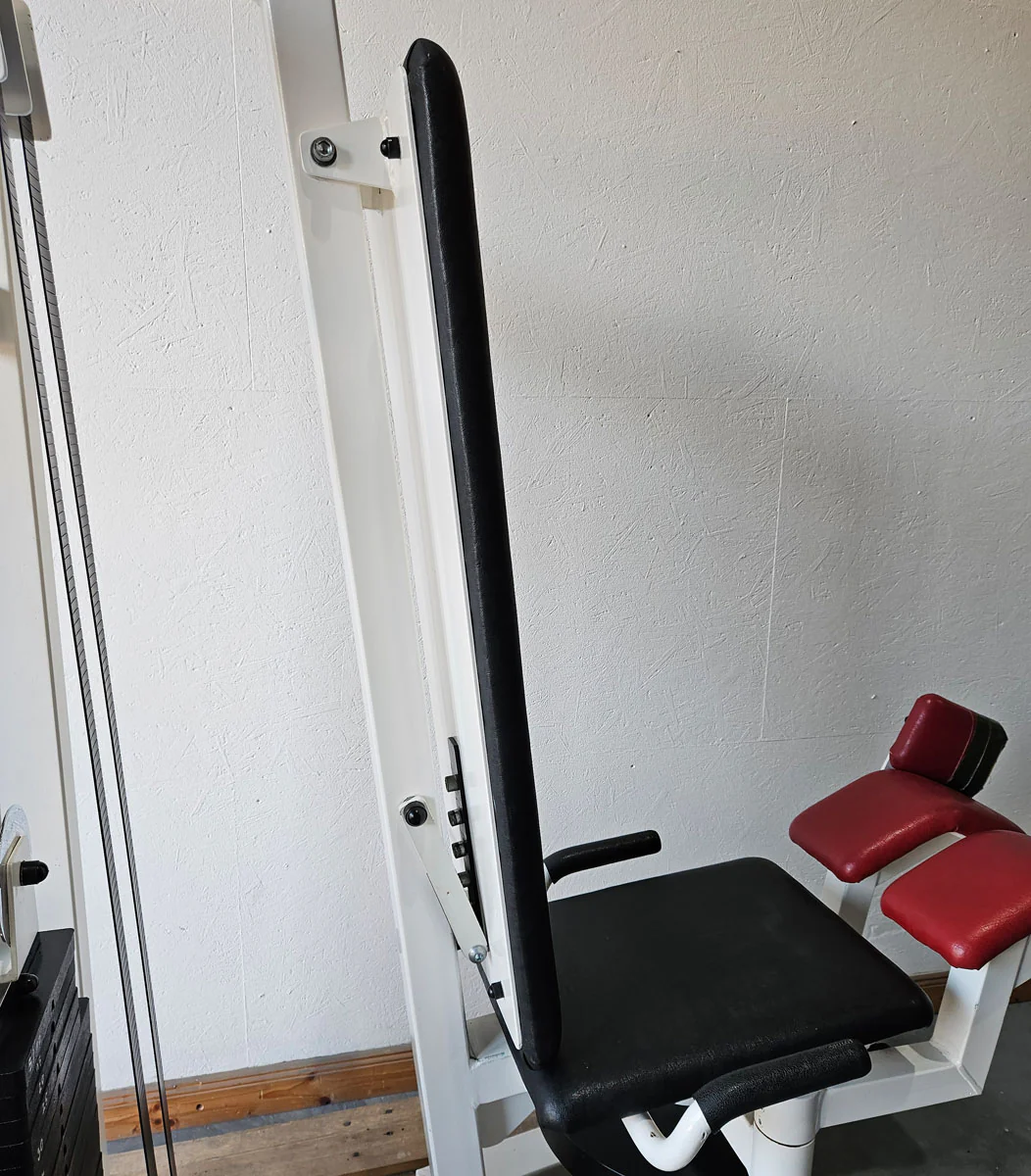 Gym80 Abduktorenmaschine, Hip Abductor, sitzend,  Oldschool Bodybuilding Kraftgerät - Edition oder Classic Line, Rahmenfarbe Weiß, gebraucht mit Gebrauchsspuren - Image 6