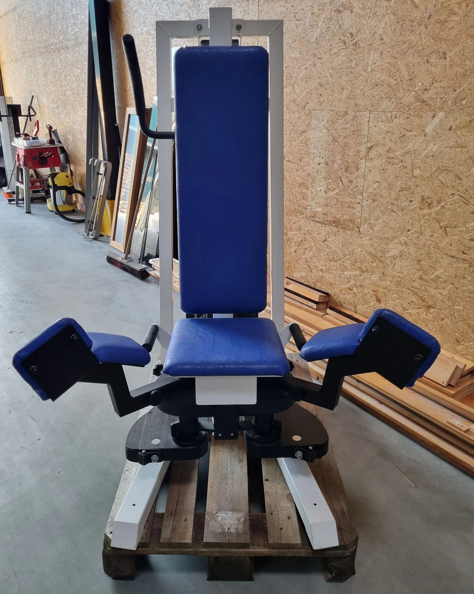 Gym80 Adduktorenmaschine, Hip Adductor, Rahmenfarbe Weiß, Polsterfarbe Blau, gebraucht - überholter Zustand - Image 3