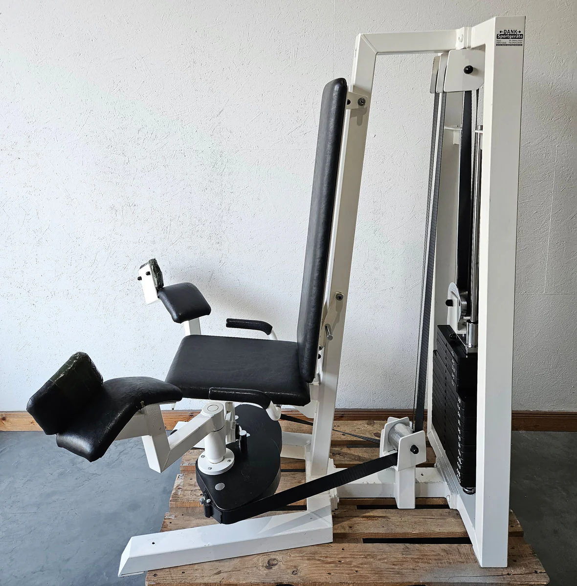 Gym80 Adduktorenmaschine, Hip Adductor, sitzend, Oldschool Bodybuilding Kraftgerät - Edition oder Classic Line, Rahmen Weiß, gebraucht mit Gebrauchsspuren - Image 2