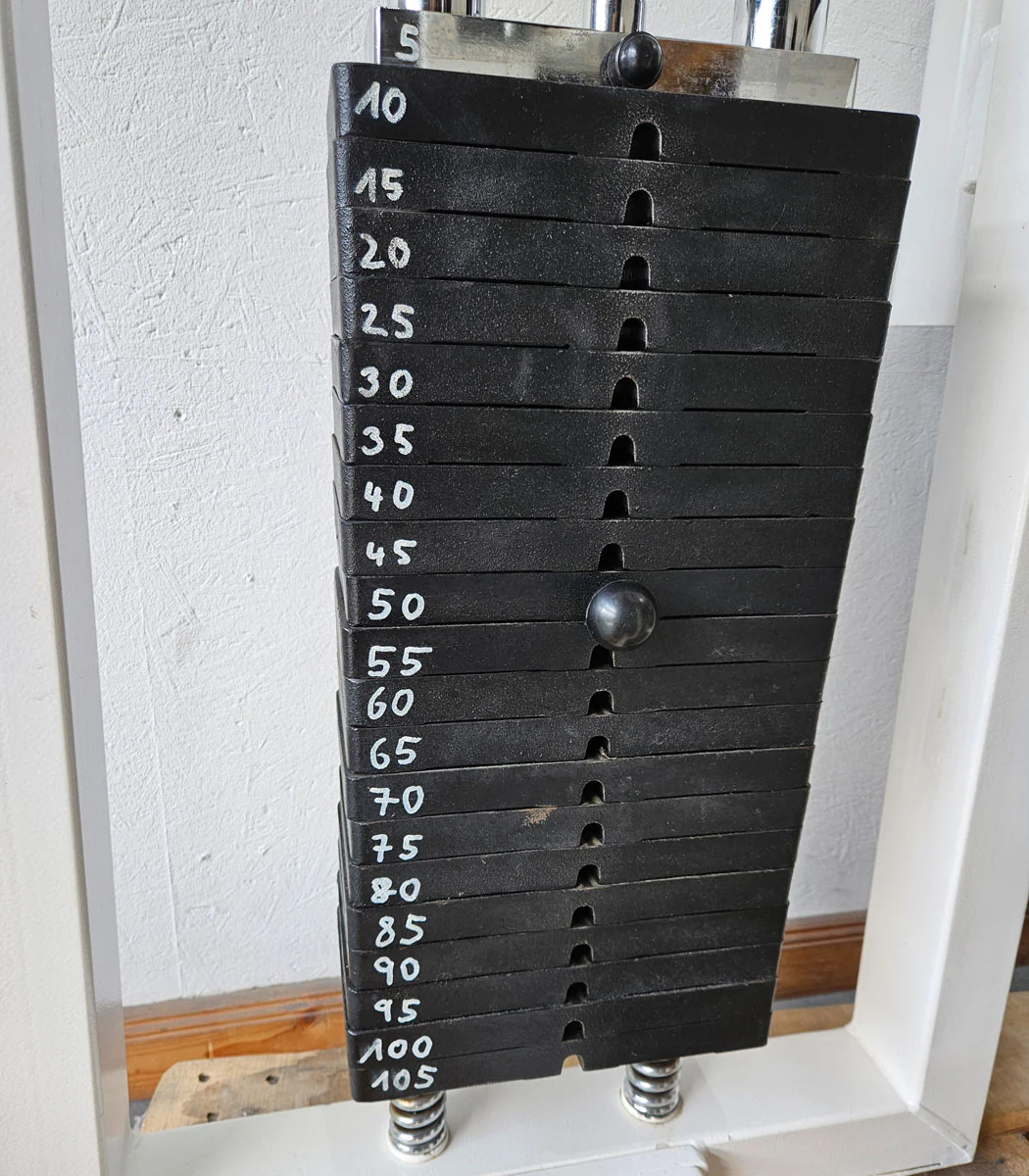 Gym80 Bauchmaschine, Klappmesser, Abdominal Crunch, Oldschool Bodybuilding Kraftgerät - Edition oder Classic Line, Rahmenfarbe Weiß, gebraucht mit Gebrauchsspuren - Image 10