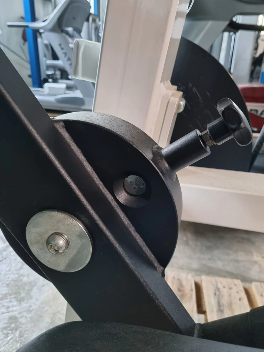 Gym80 Beinbeuger liegend, Edition Line, Rahmenfarbe Weiß, Polsterfarbe Schwarz, gebraucht - überholter Zustand - Image 7