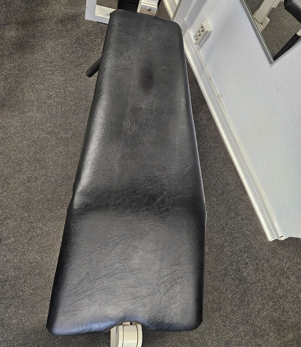 Gym80 Beinbeuger liegend, Leg Curl lying, Oldschool Bodybuilding Kraftgerät - Edition oder Classic Line, Rahmenfarbe Weiß, gebraucht und geprüft mit Gebrauchsspuren - Image 6