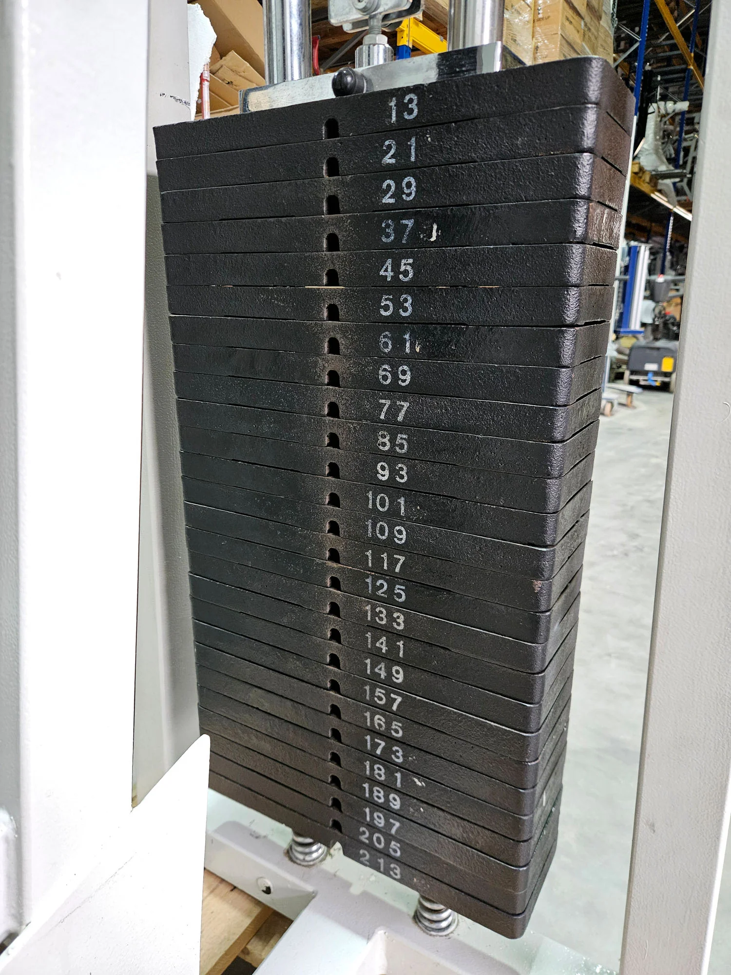 Gym80 Beinpresse liegend, Leg Press lying, 213kg Gewichtsblock, Oldschool Bodybuilding Kraftgerät - Rahmenfarbe Weiß, gebraucht mit Gebrauchsspuren - Image 12