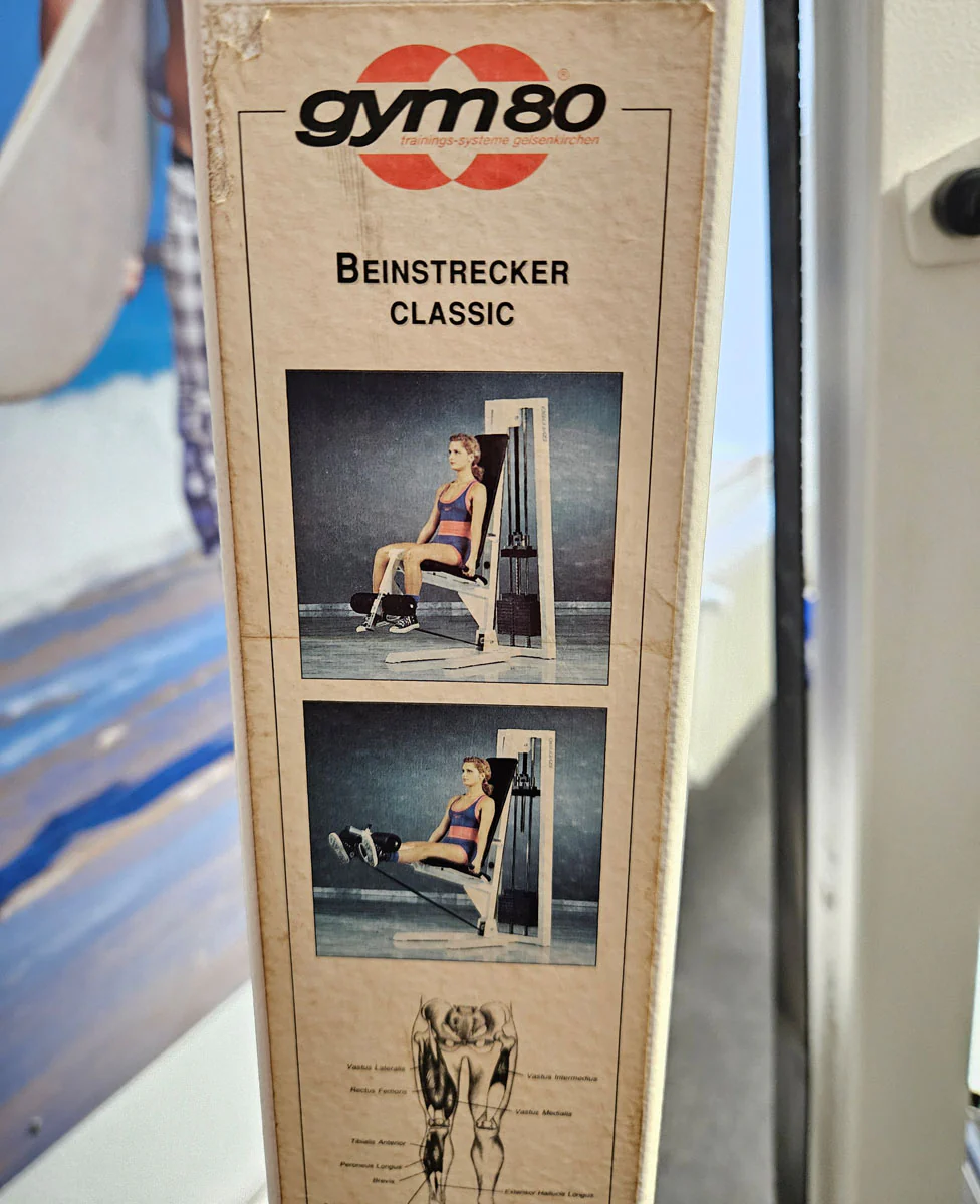 Gym80 Beinstrecker sitzend, Leg Extension, Oldschool Bodybuilding Kraftgerät - Edition oder Classic Line, Rahmenfarbe Weiß, gebraucht mit Gebrauchsspuren - Image 10