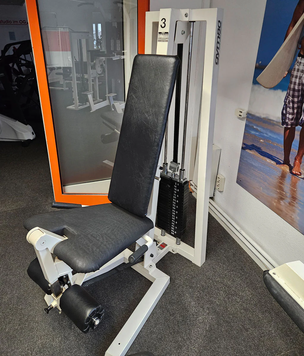 Gym80 Beinstrecker sitzend, Leg Extension, Oldschool Bodybuilding Kraftgerät - Edition oder Classic Line, Rahmenfarbe Weiß, gebraucht mit Gebrauchsspuren - Image 3