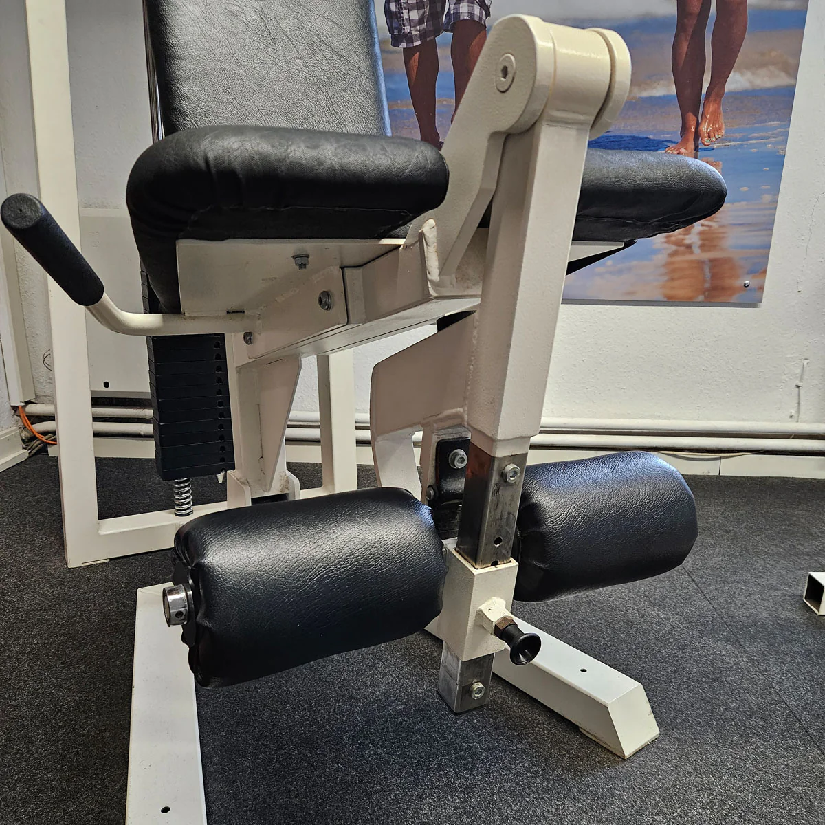 Gym80 Beinstrecker sitzend, Leg Extension, Oldschool Bodybuilding Kraftgerät - Edition oder Classic Line, Rahmenfarbe Weiß, gebraucht mit Gebrauchsspuren - Image 7