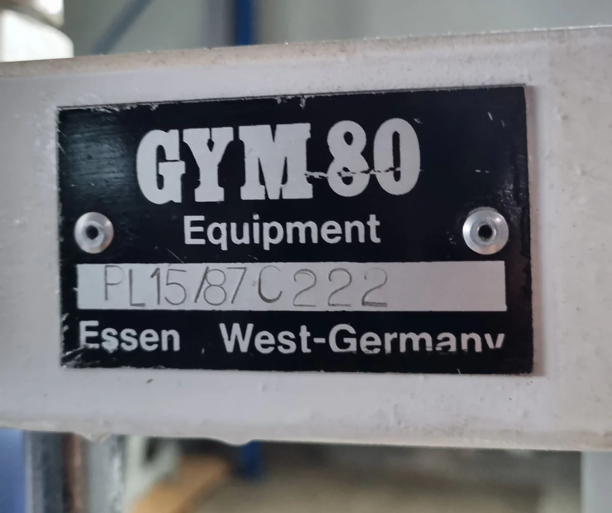 Gym80 Butterfly, Oldschool Bodybuilding Kraftgerät, Rahmen Weiß, gebraucht mit Gebrauchsspuren - Image 11