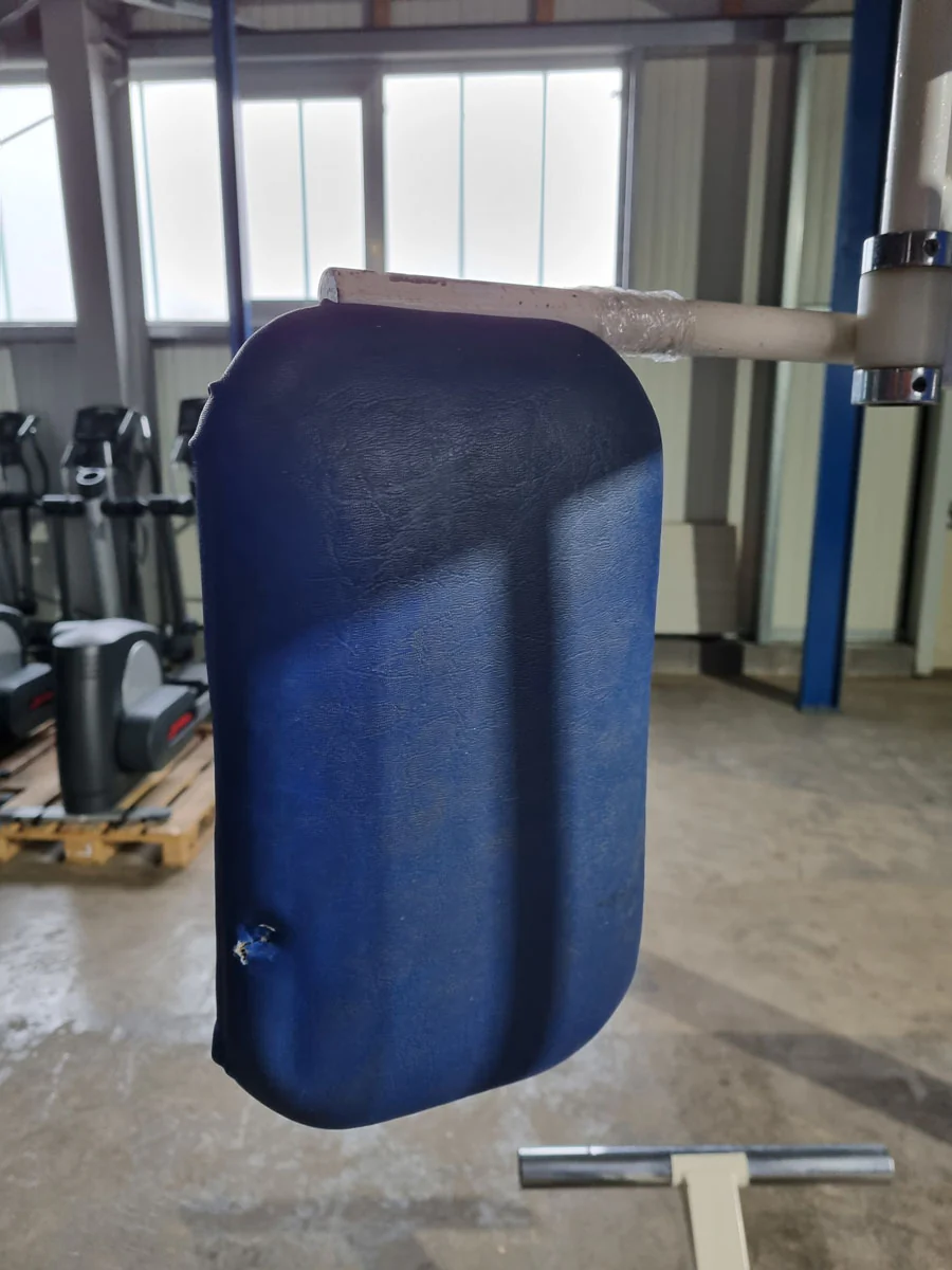Gym80 Butterfly, Oldschool Bodybuilding Kraftgerät, Rahmen Weiß, gebraucht mit Gebrauchsspuren - Image 9