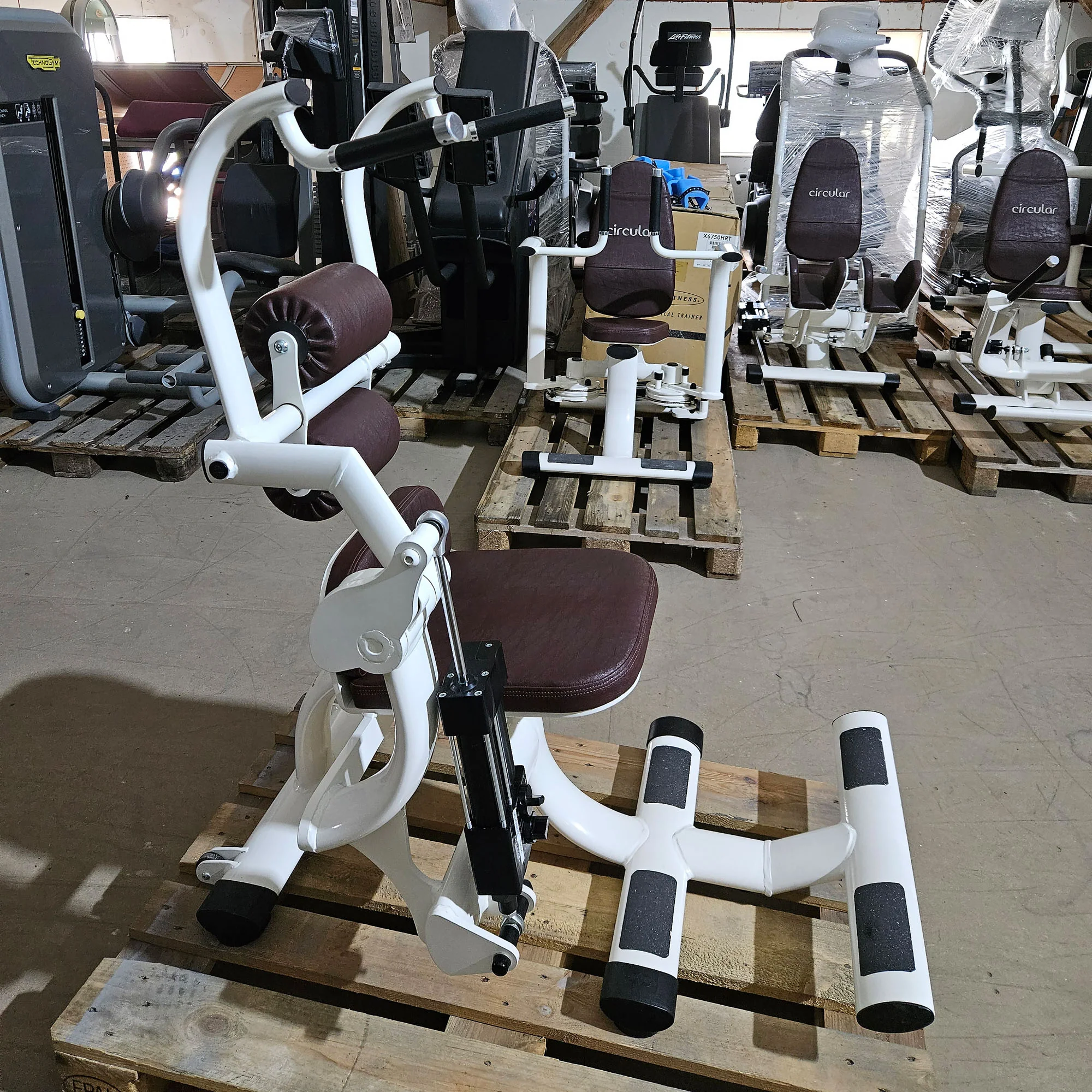Gym80 Hydraulischer-Zirkel, Circular Serie, 7 Kraftgeräte, Farbe Weiß, Polster Braun, gebraucht - überholter Zustand - Image 11