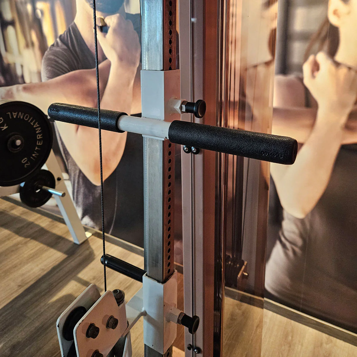 Gym80 Kabelzug höhenverstellbar, zwei Auszüge, Seilzug, Zugapparat 55kg, Rahmenfarbe Weiß, gebraucht - geprüfter Zustand mit Gebrauchsspuren - Image 5