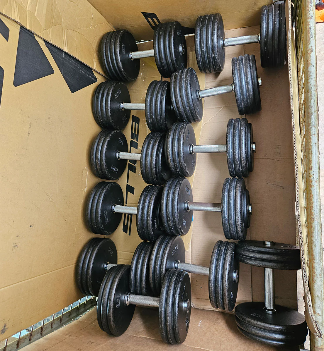 Gym80 Kurzhantelsatz aus Guss von 2,5 bis 40kg in 2,5kg Stufen ( 16 Paare ) Oldschool, Gym80 Kurzhantelablage gegen Aufpreis verfügbar, gebraucht - mit Gebrauchsspuren - Image 3