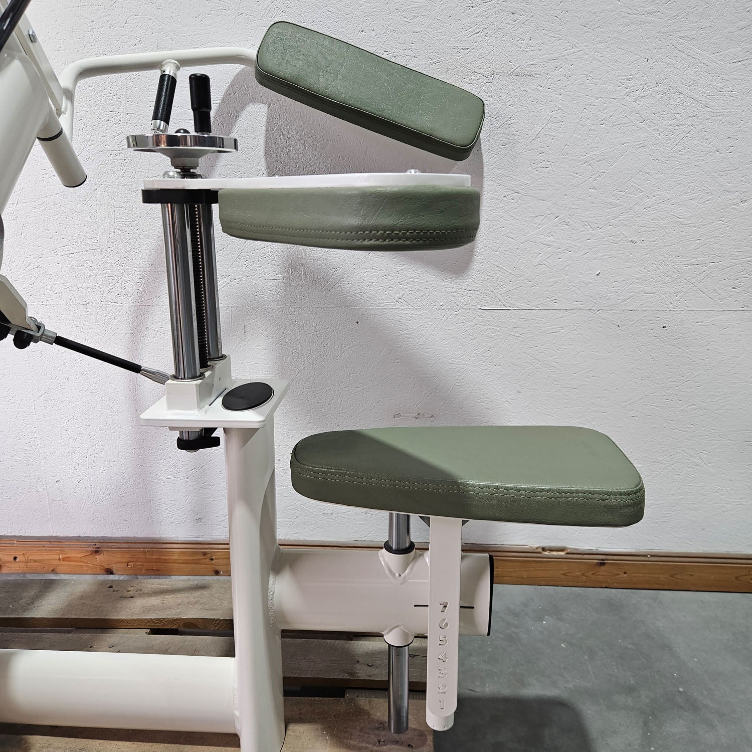 Gym80 Med80 3243 Lateralmaschine mit Trainingsarm, Lateralflexion, Latflex,  Seitneige-Maschine, Farbe Weiß, gebraucht - überholter Zustand - Image 11