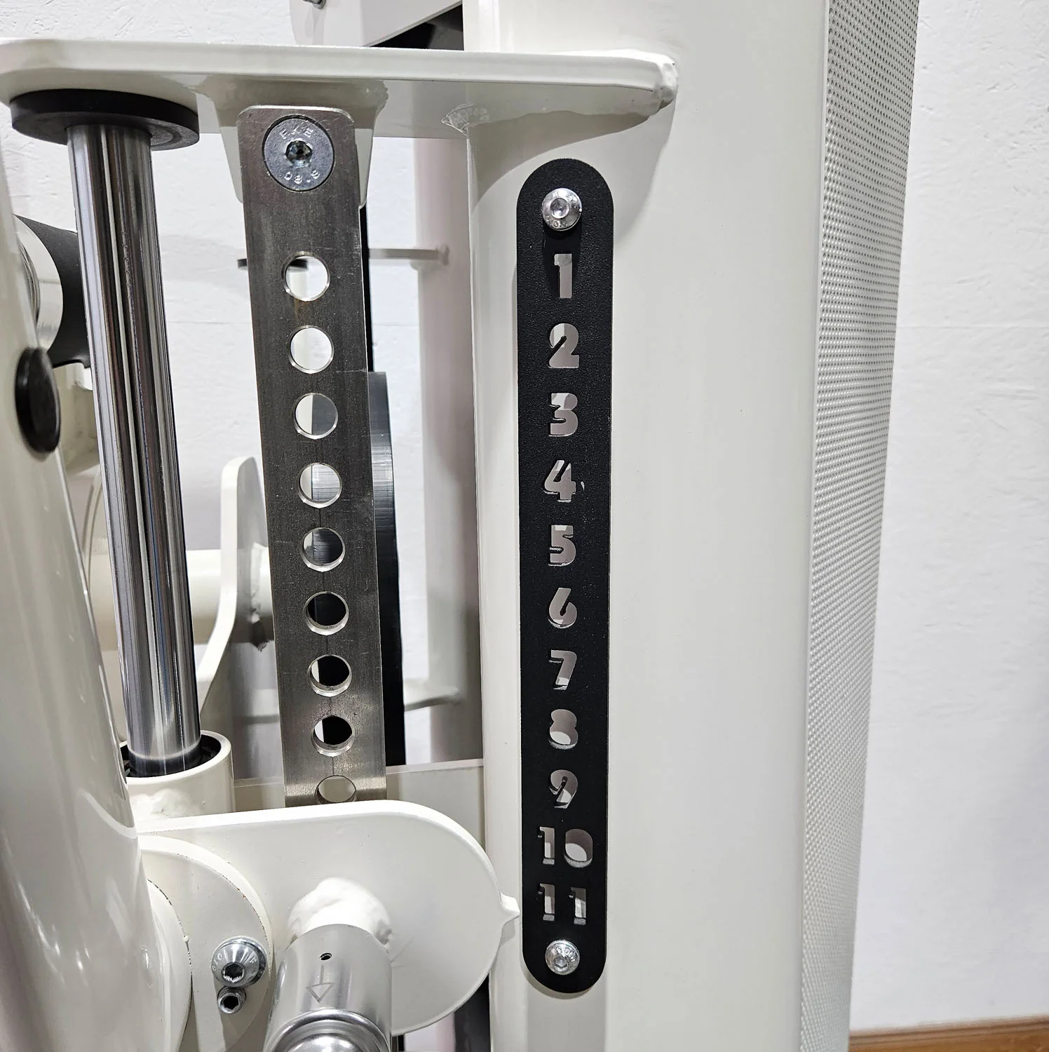 Gym80 Med80 3256 Multi Hip, Total Hip Kickmaschine, Hüftpendel, Farbe Weiß, gebraucht - überholter Zustand - Image 13