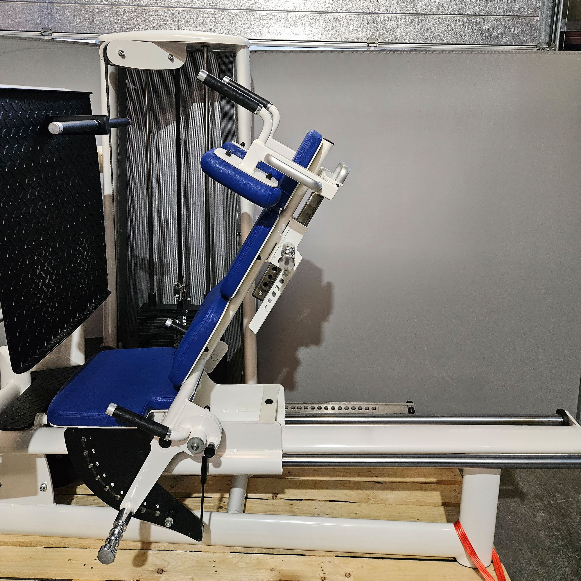Gym80 Med80 3283 Funktionsstemme sitzend - liegend, 180kg Gewichtsblock, Beinpresse verstellbar, Farbe Weiß, gebraucht - überholter Zustand - Image 12