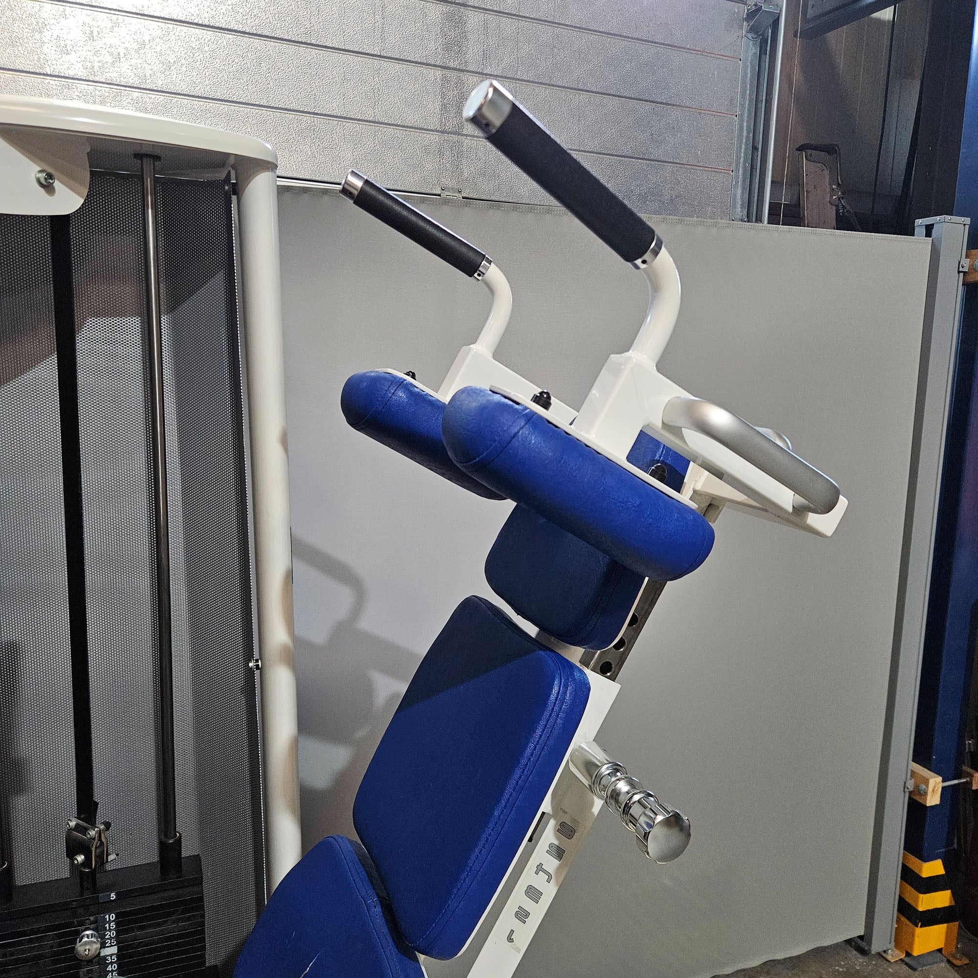 Gym80 Med80 3283 Funktionsstemme sitzend - liegend, 180kg Gewichtsblock, Beinpresse verstellbar, Farbe Weiß, gebraucht - überholter Zustand - Image 14