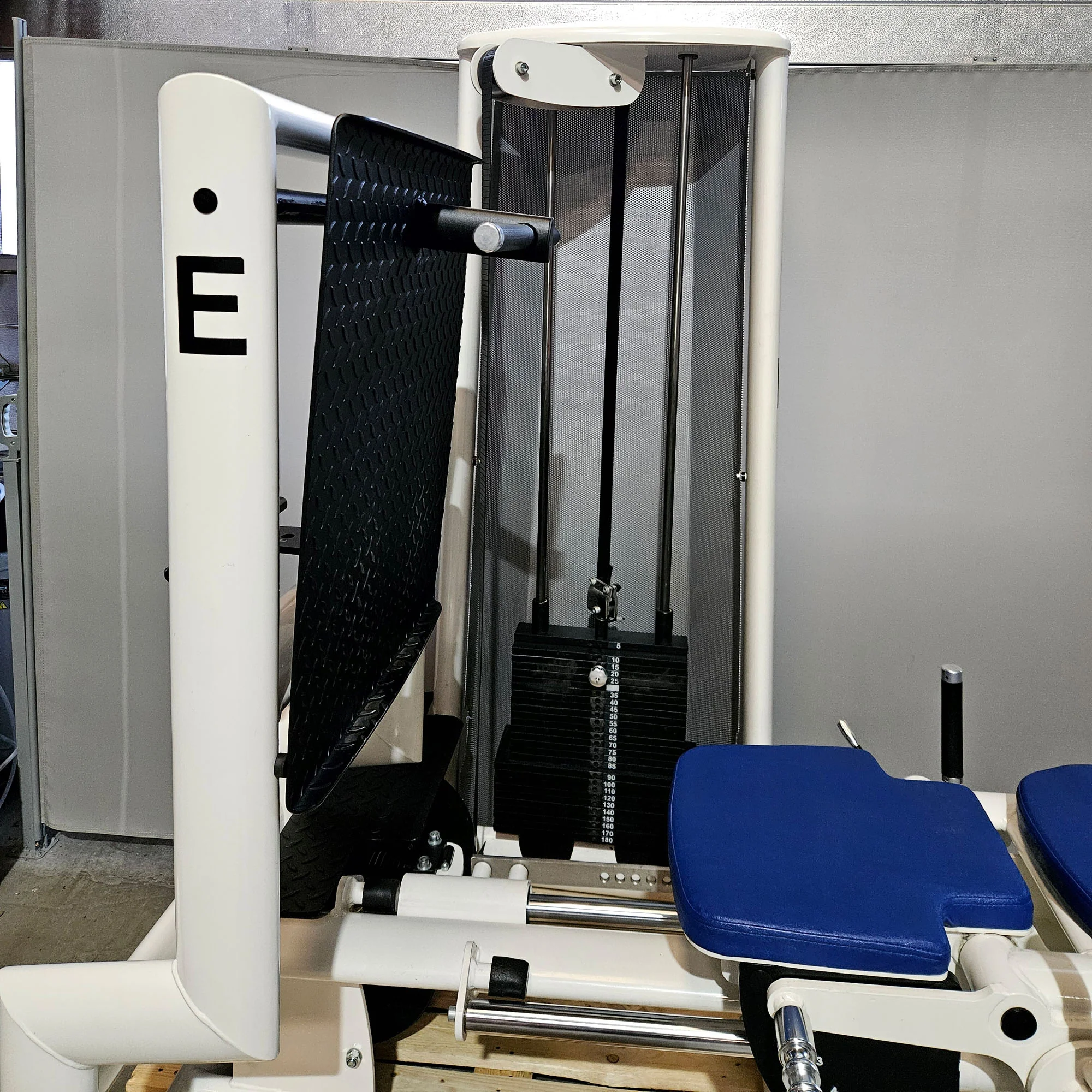Gym80 Med80 3283 Funktionsstemme sitzend - liegend, 180kg Gewichtsblock, Beinpresse verstellbar, Farbe Weiß, gebraucht - überholter Zustand - Image 7
