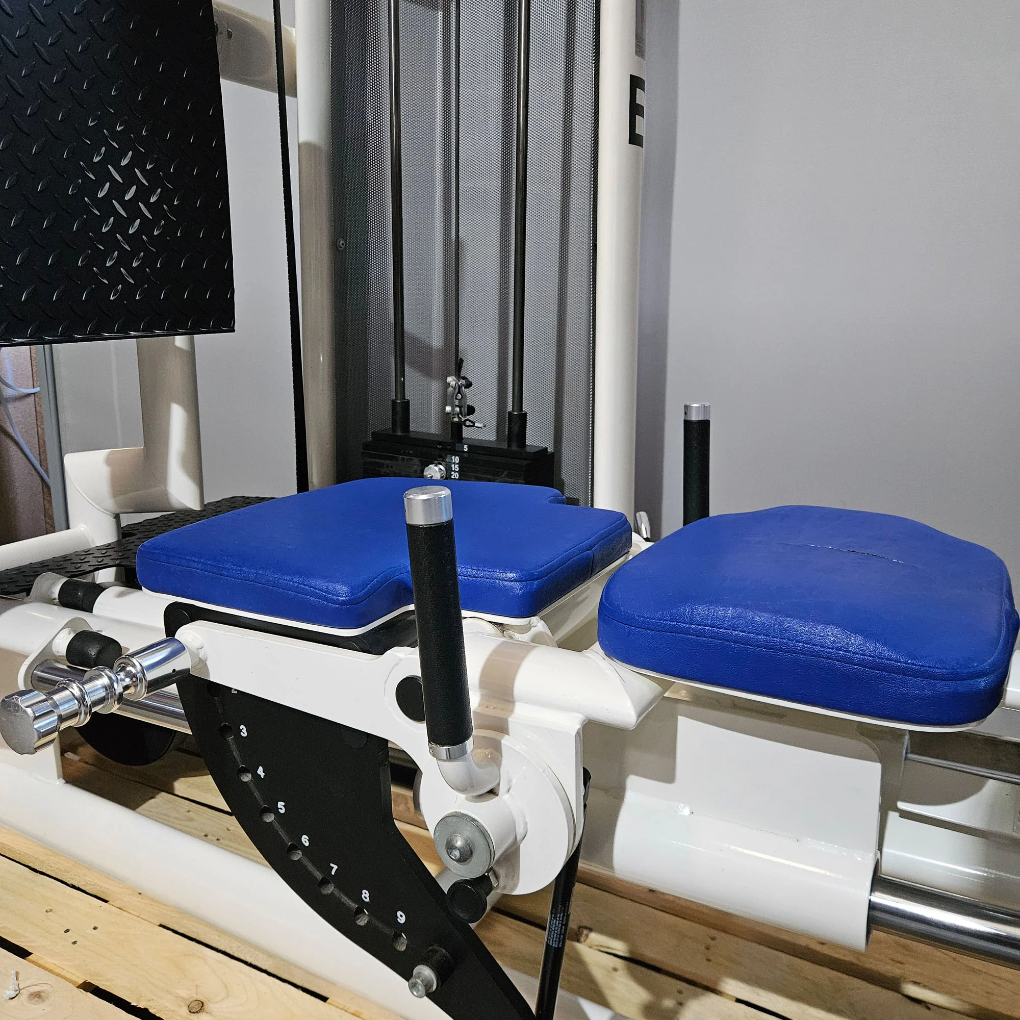Gym80 Med80 3283 Funktionsstemme sitzend - liegend, 180kg Gewichtsblock, Beinpresse verstellbar, Farbe Weiß, gebraucht - überholter Zustand - Image 9
