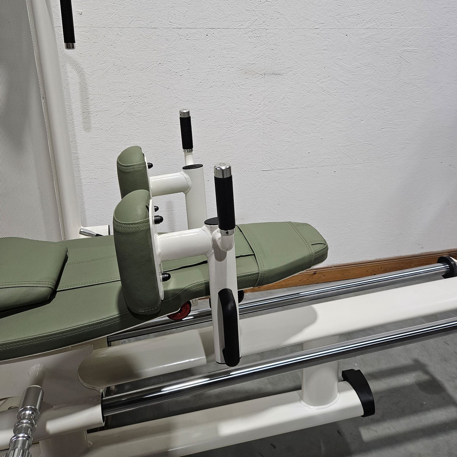 Gym80 Med80 3283 Funktionsstemme sitzend - liegend, Beinpresse verstellbar, Farbe Weiß, gebraucht - überholter Zustand - Image 12